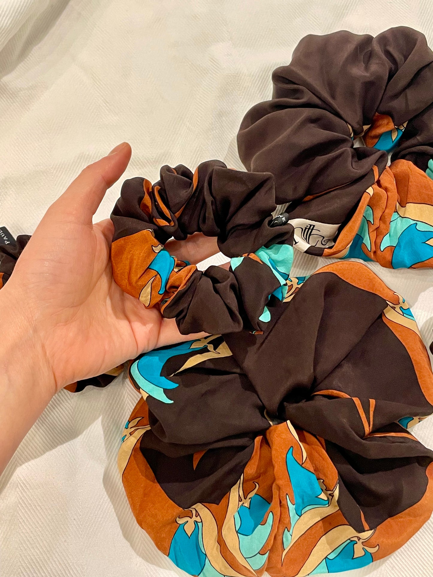 Scrunchie brown turquoise shine
