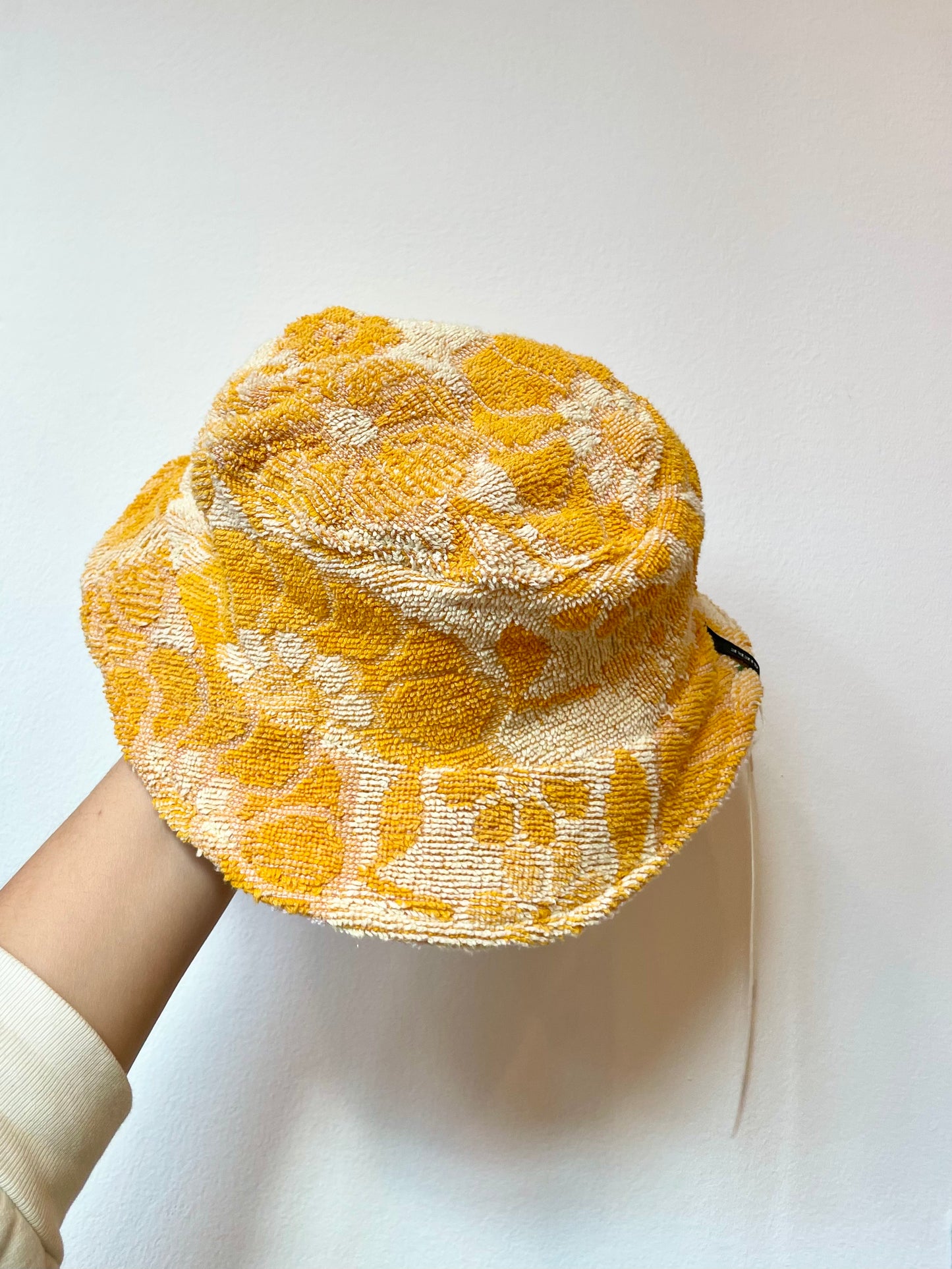 SAMPLE Reversible Bucket Hat pastell orange / S